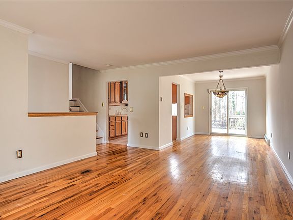 3rd image of 106 Glenwood Ln