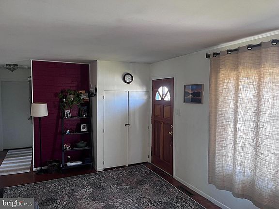 3rd image of 3872 Oakleigh Dr