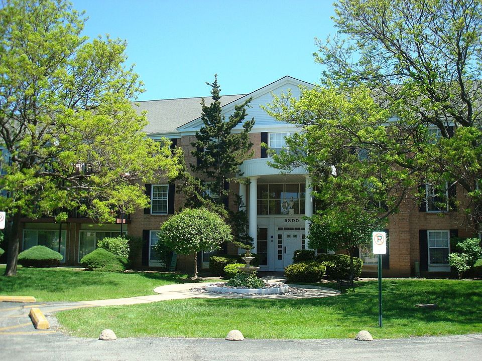 1st image of 5300 Carriageway Dr APT 205