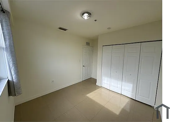 529 NE 62nd St #403 — Photo 8