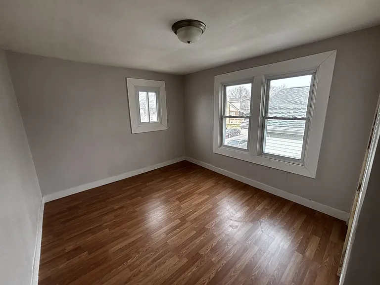 2538 Florent Ave — Photo 14