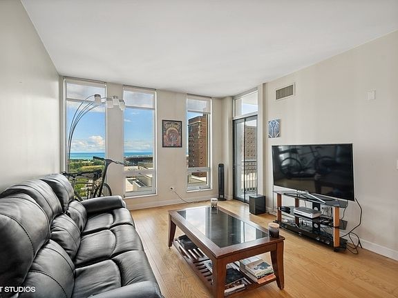 2nd image of 1400 S Michigan Ave APT 1802