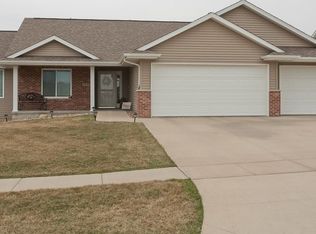 3330 31st St, Marion, IA 52302