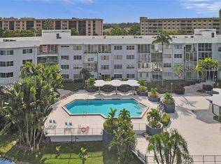 877 NE 195th St APT 222, Miami, FL 33179