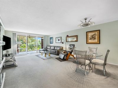 550 Oaks Ln #206, Pompano Beach, FL, 33069