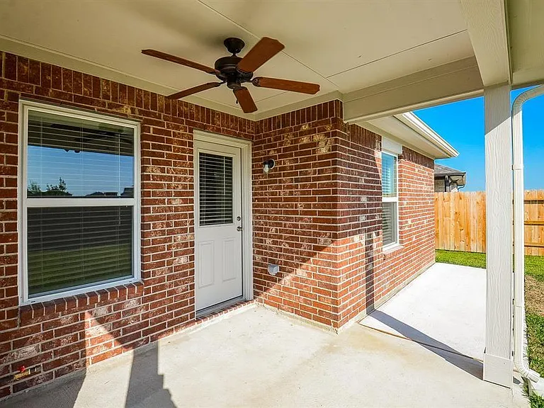 7402 Sunlit Harbor Dr — Photo 29