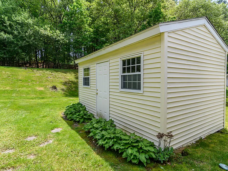 33 Eisenhower Rd — Photo 20