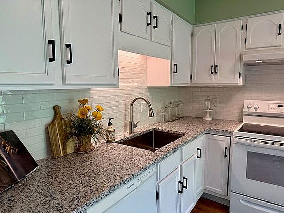 4th image of 8222 Maramont Dr Unit A