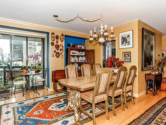 Sold by Sotheby's International Realty | media 3