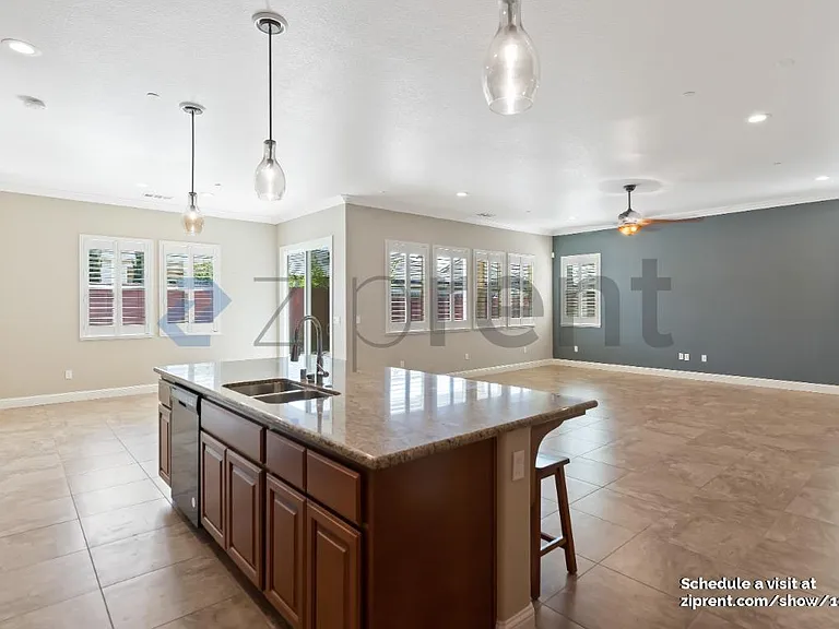 1462 Cruz St — Photo 12