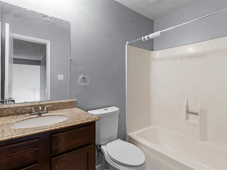 12162 Huntington Venture Dr — Photo 16