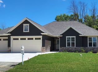 N9230 Constellation Dr, Appleton, WI 54915