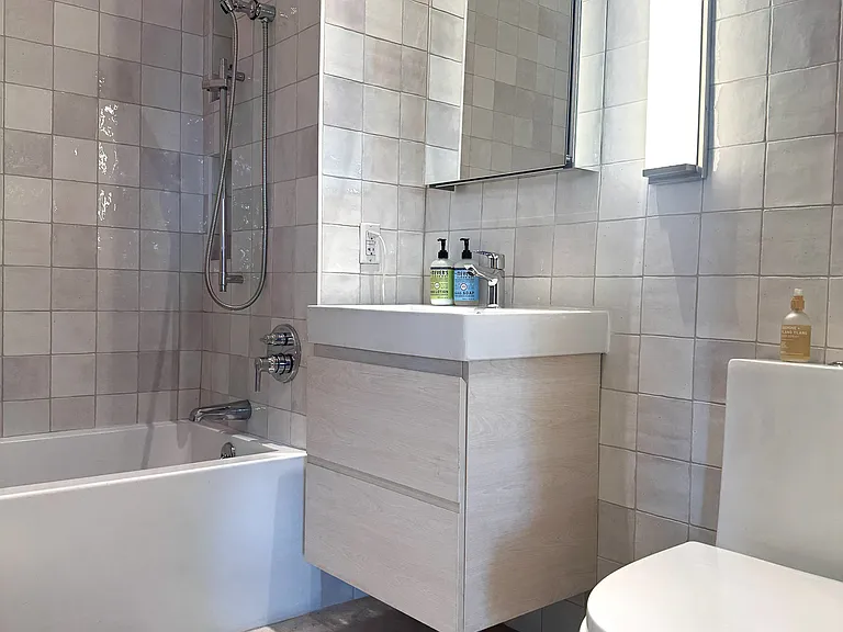 58 Vanderbilt Ave #8K — Photo 10
