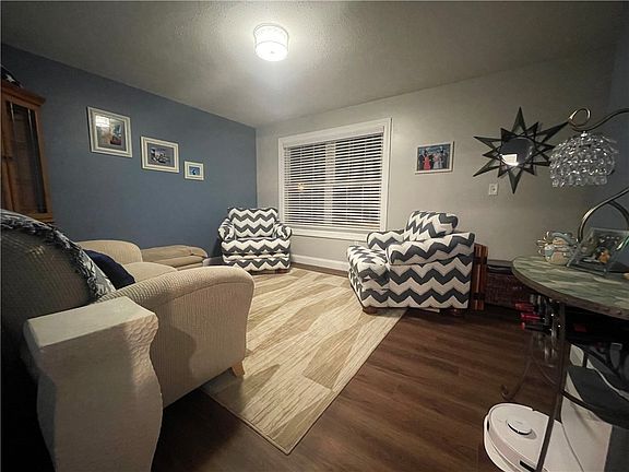 4th image of 2855 Alexandra Dr
