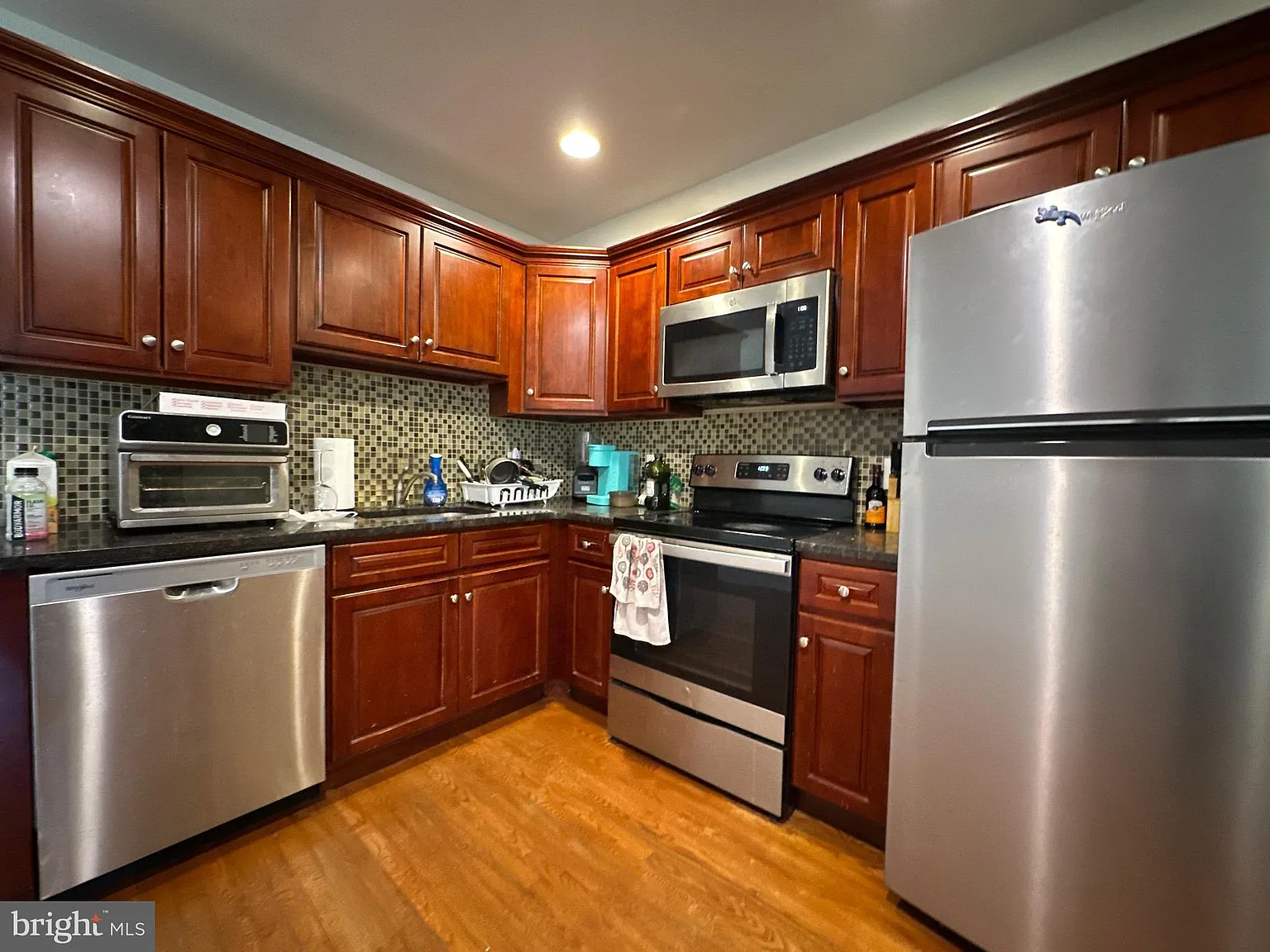 4 bed, 1400 sqft, $2,195 — Photo 2