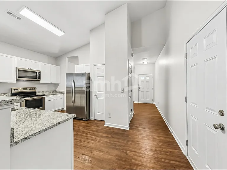 929 Redland Dr — Photo 4