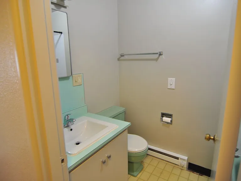 490 S State St — Photo 26