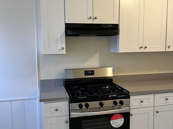 4th image of 319 N Maryland Ave APT 12