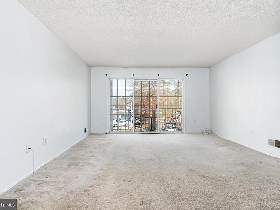 2nd image of 26 Iroquois Dr #20
