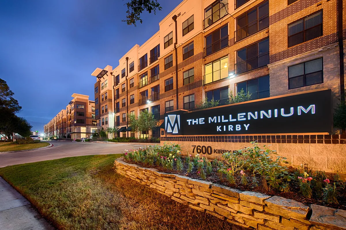 Building Photo - 7600 Kirby Dr