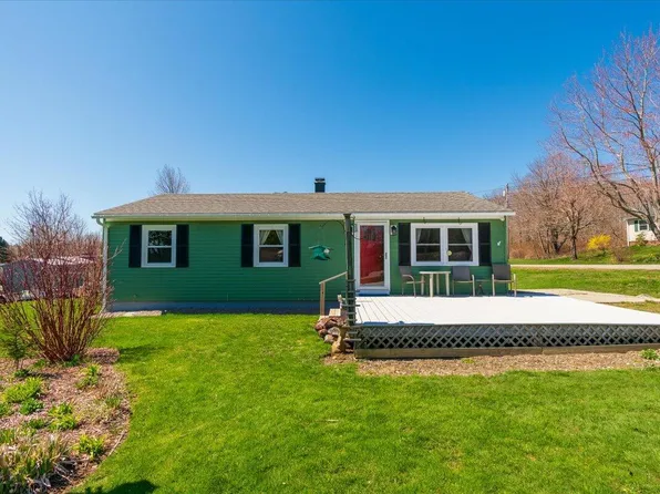 82 Lawn Avenue, Rockland, ME 04841