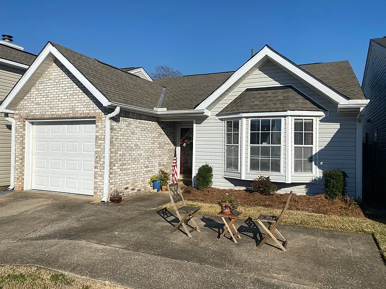 1433 Southern Gardens Dr — Photo 2