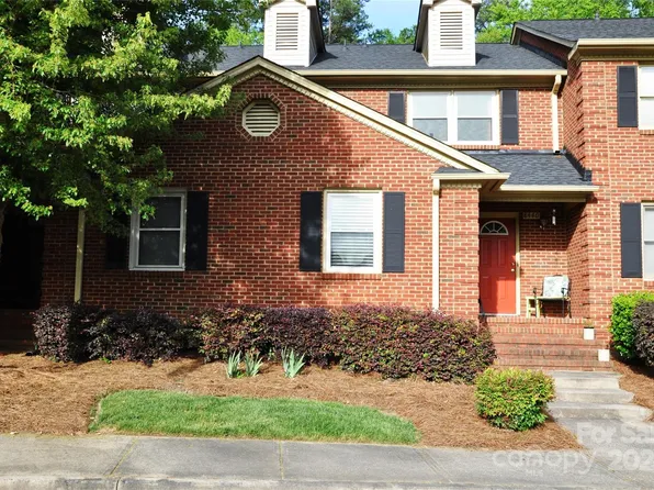 8440 Coulwood Oak Ln, Charlotte, NC 28214
