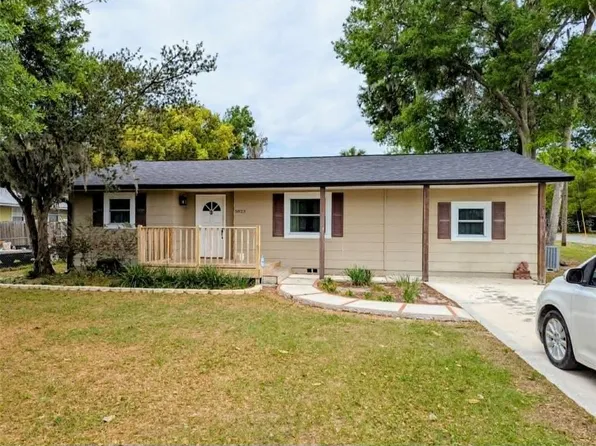 5923 14th St, Zephyrhills, FL 33542