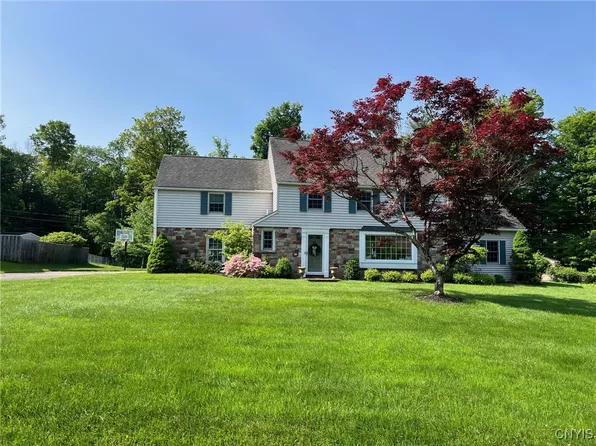 6 Glencrest Blvd, New Hartford, NY 13413