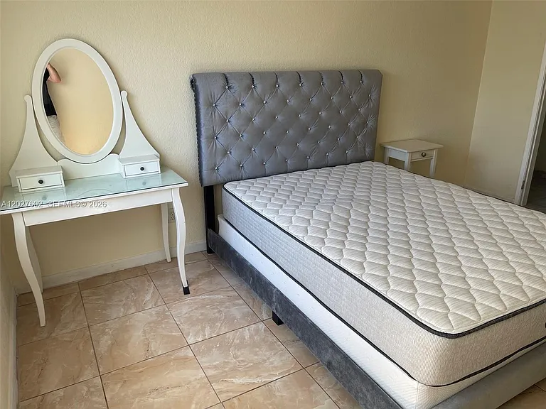 450 Golden Isles Dr #1H — Photo 15