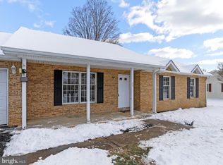 75 Stanford Ln, Falling Waters, WV 25419