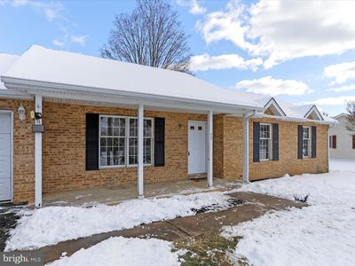 75 Stanford Ln, Falling Waters, WV, 25419