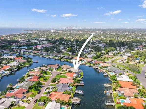 1911 Michigan Ave NE, Saint Petersburg, FL 33703