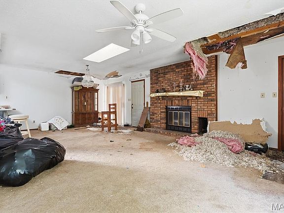 5th image of 230 Bruce Dr