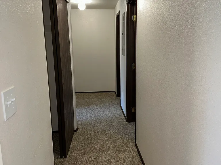 Hidden Lake Apartments — Photo 25