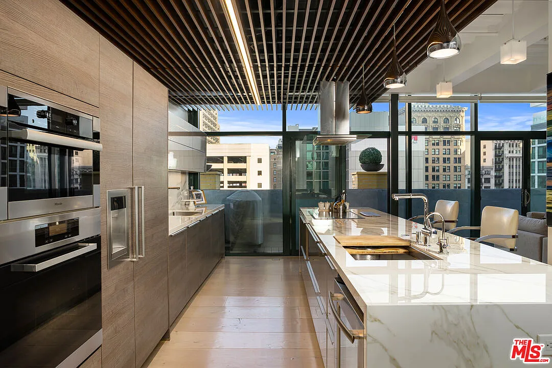 2 bed, 3.0 bath, 4500 sqft, $14,999 — Photo 4