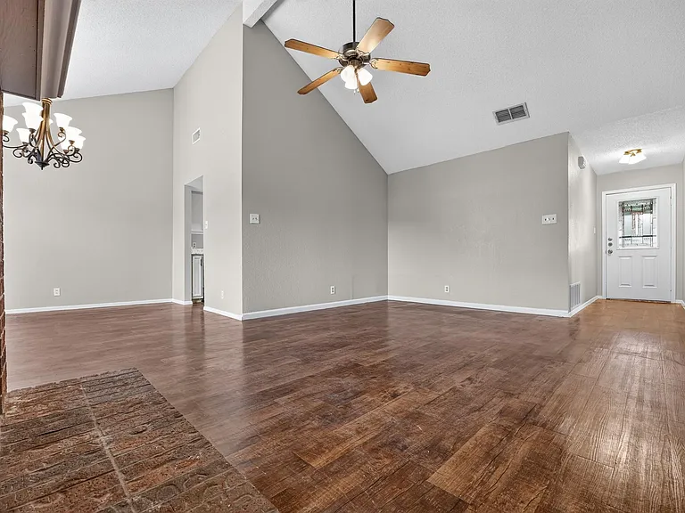 1509 Taron Dr — Photo 8