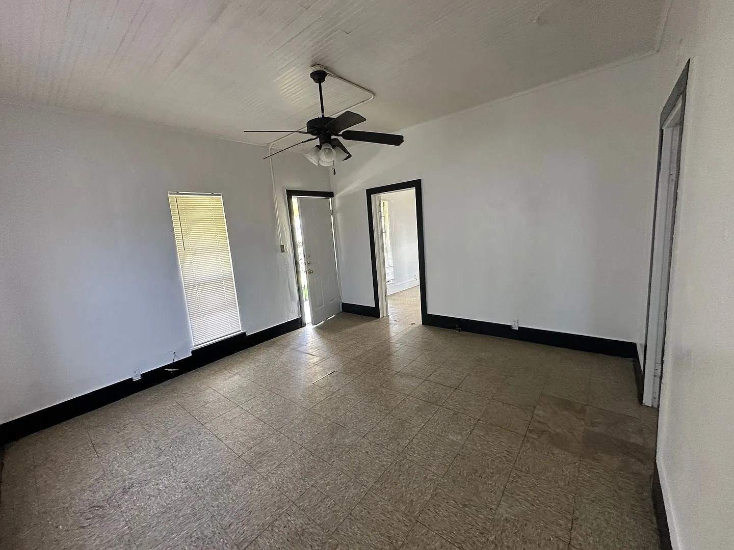 3 bed 1 bath $895 — Photo 4