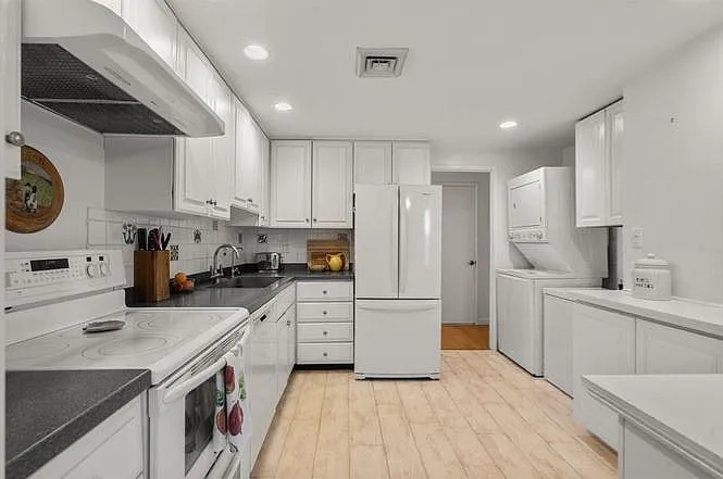 65 Grove St #33A — Photo 10