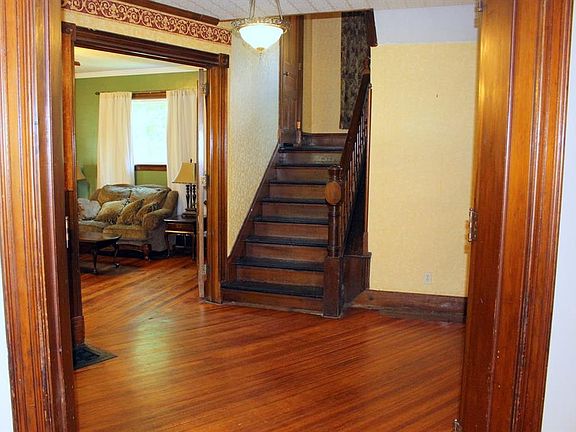 5th image of 173 Cady Ave