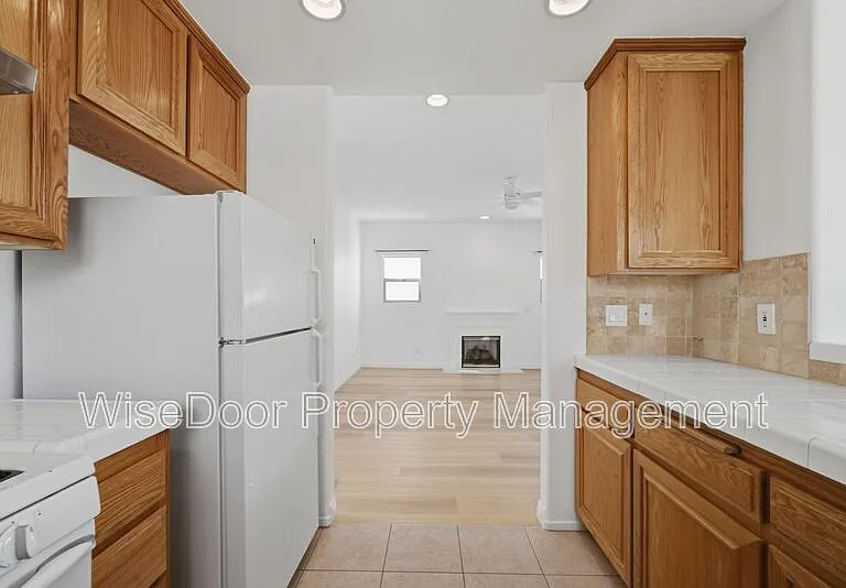 1087 Waterfall Way — Photo 18