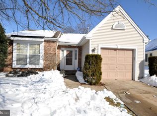 42 Clifford Ct, Mount Laurel, NJ 08054