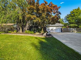 5725 Fortuna Dr, Mentor, OH 44060