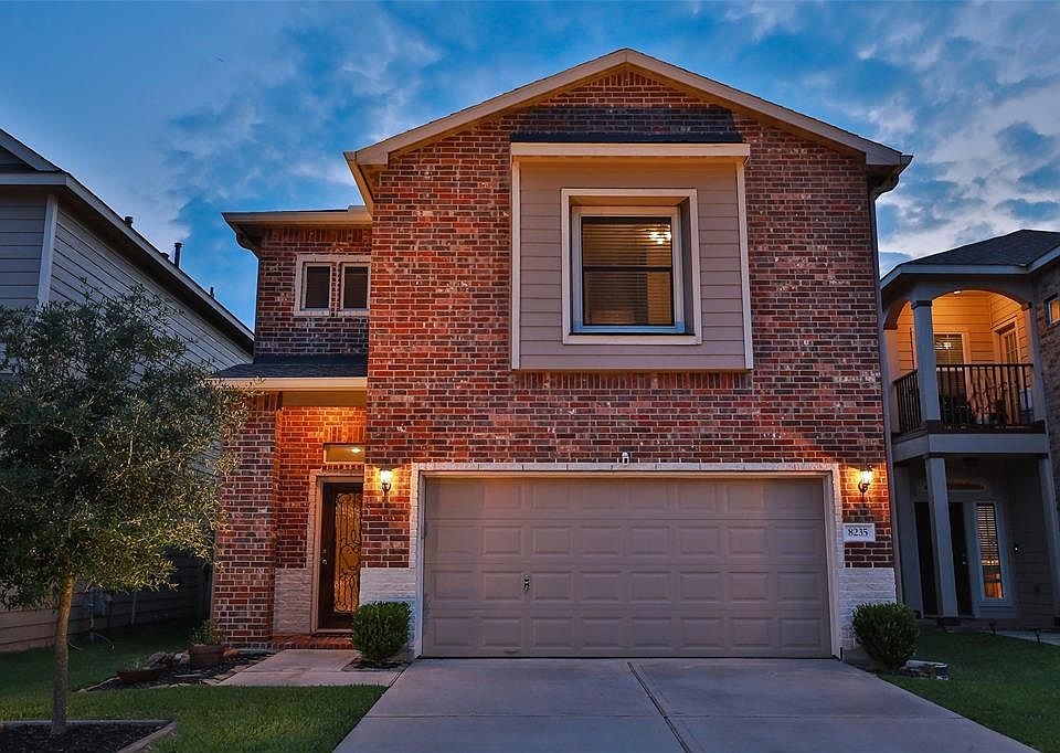 Charming four bedroom home with a Modern Farmhouse flair!