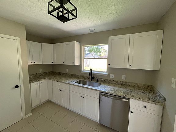 Newly Renovated Kitchen