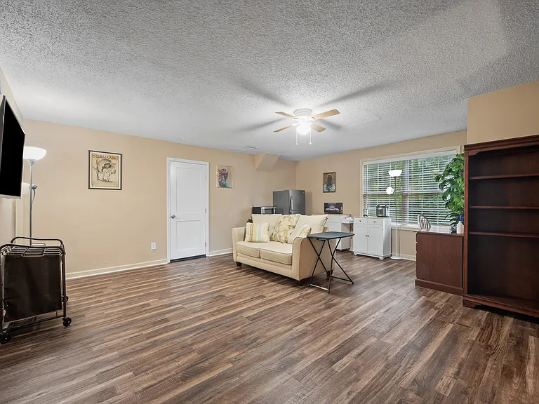 646 Woodcrest Manor Dr — Photo 7