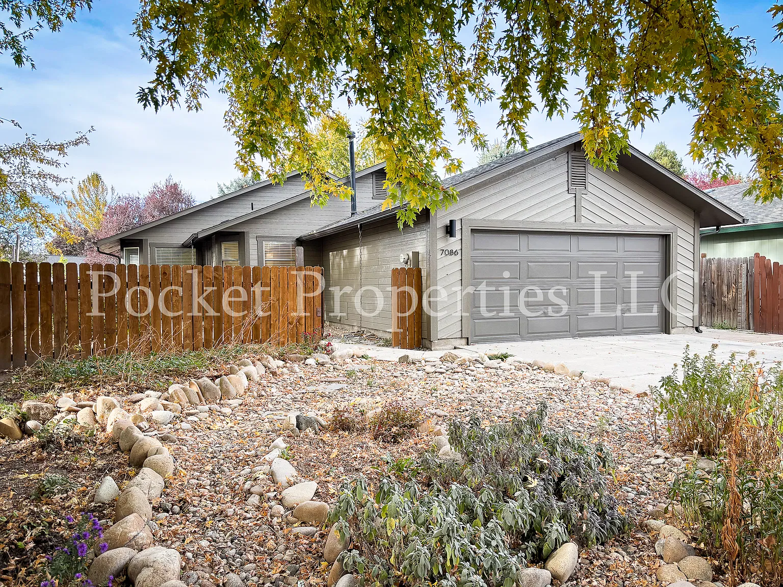 3 bed, 1186 sqft, $2,200 — Photo 1