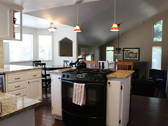 5th image of 476 S Lexington Dr
