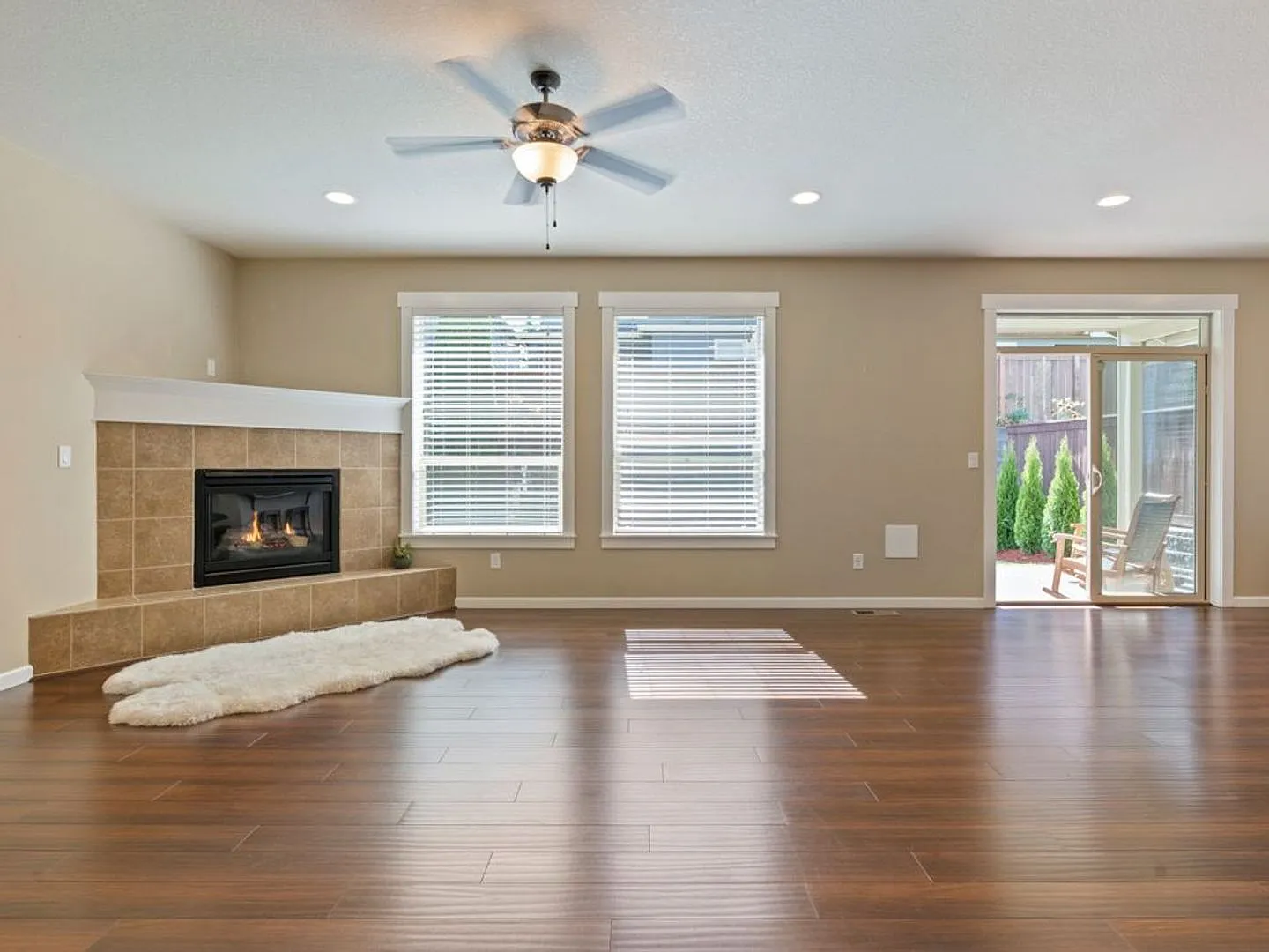 Beautiful Ridgefield Home — Photo 4
