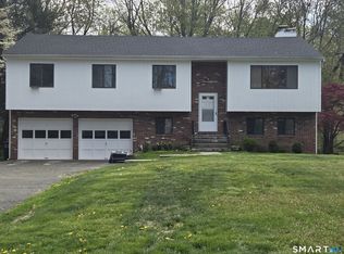17 Loughran Ave, Stamford, CT 06902